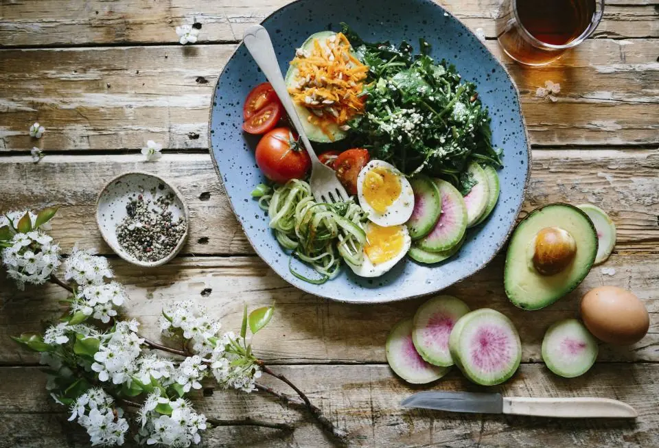 Combien de calories par jour pour maigrir, et pourquoi la semaine est un meilleur repère